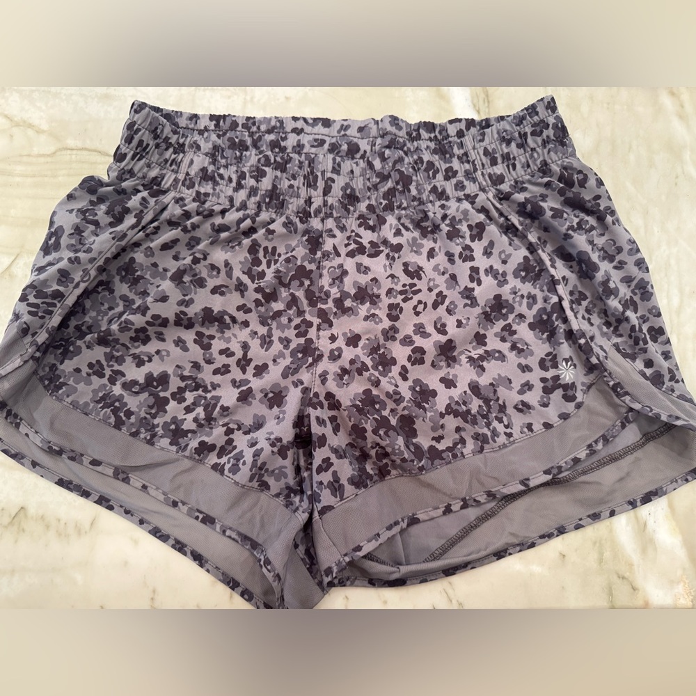 Athleta size small printed racer run shorts 4”